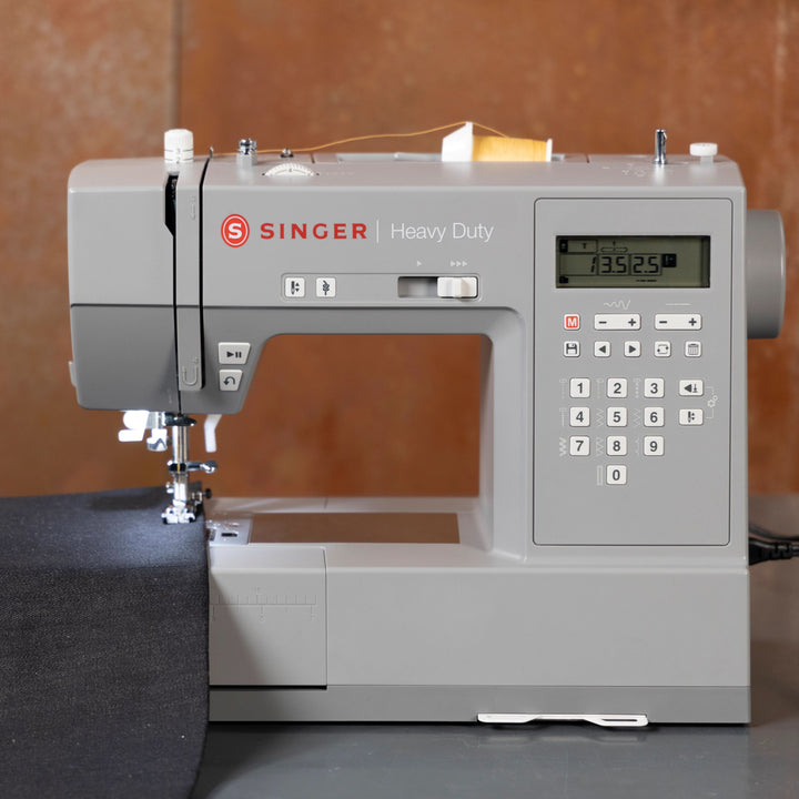 Máquina De Coser HD6705C SINGER®