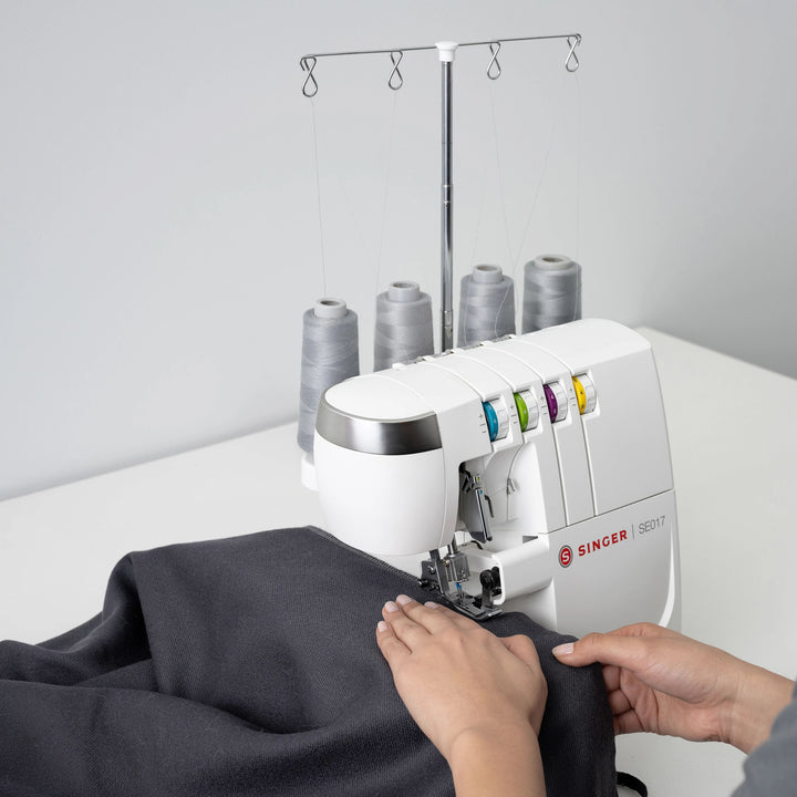 Overlock SE017 Elite SINGER®