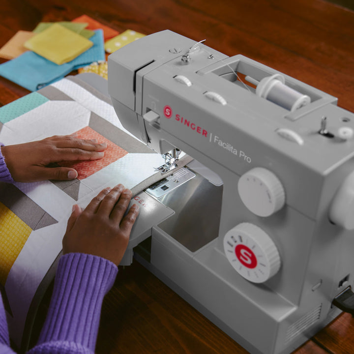 Máquina De Coser Facilita Pro 4411 SINGER®
