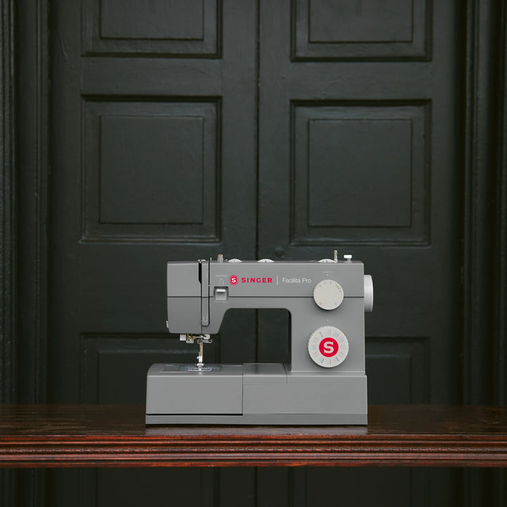 Máquina De Coser Facilita Pro 4452 + Mesa De Extensión SINGER®