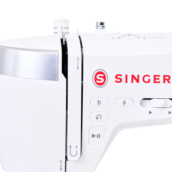 Máquina De Coser Computarizada Elite™ CE677 SINGER®