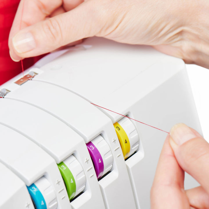 SINGER® Overlock SE017 Elite