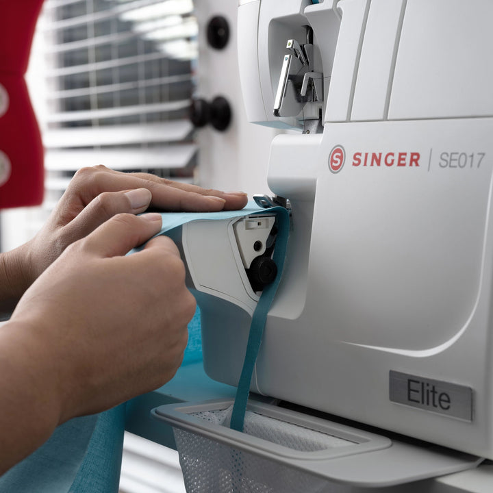 SINGER® Overlock SE017 Elite