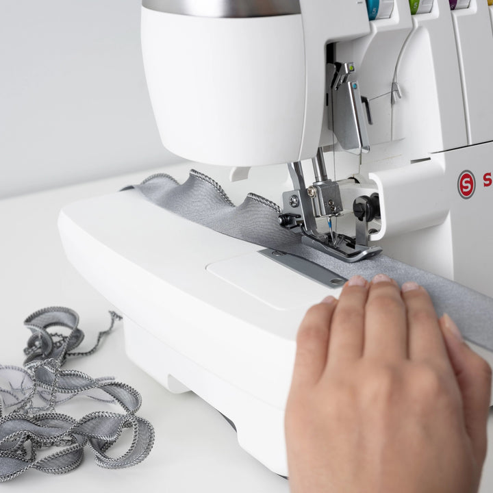 SINGER® Overlock SE017 Elite